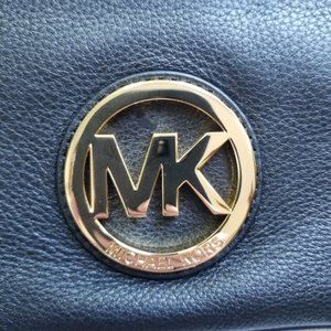 NWT MICHAEL Michael Kors Black Fulton Wristlet